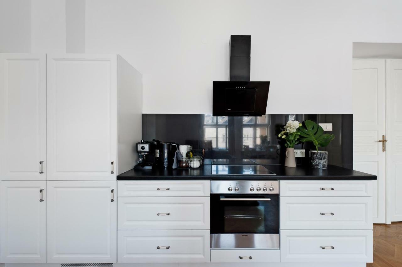 Square Apartment - Loftaffair Kraków Zewnętrze zdjęcie